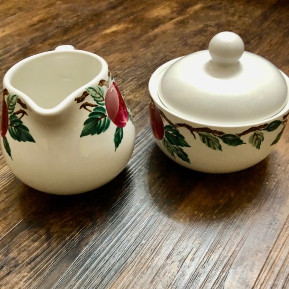 Sugar & Creamer Set Cafe Classico by Nancy Calhoun BELLA ROMA country apples - Picture 3 of 10